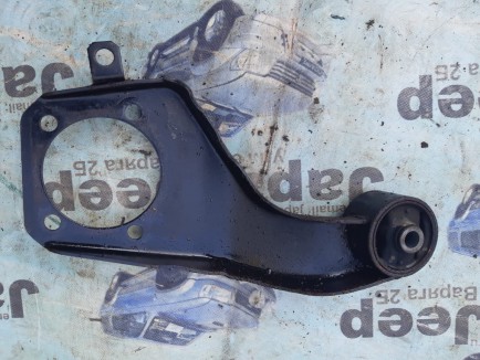 Подушка редуктора перед MITSUBISHI PAJERO OEM MR374561 V97W 2006