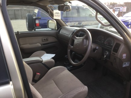 TOYOTA HILUX SURF KDN185 2002